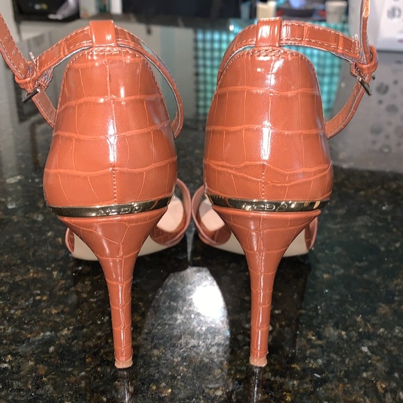 •Aldo “Kalanda” Cognac Heels W/ Buckled  Strap & Gold Toned Hardware GORGEOUS!• - Picture 4 of 14
